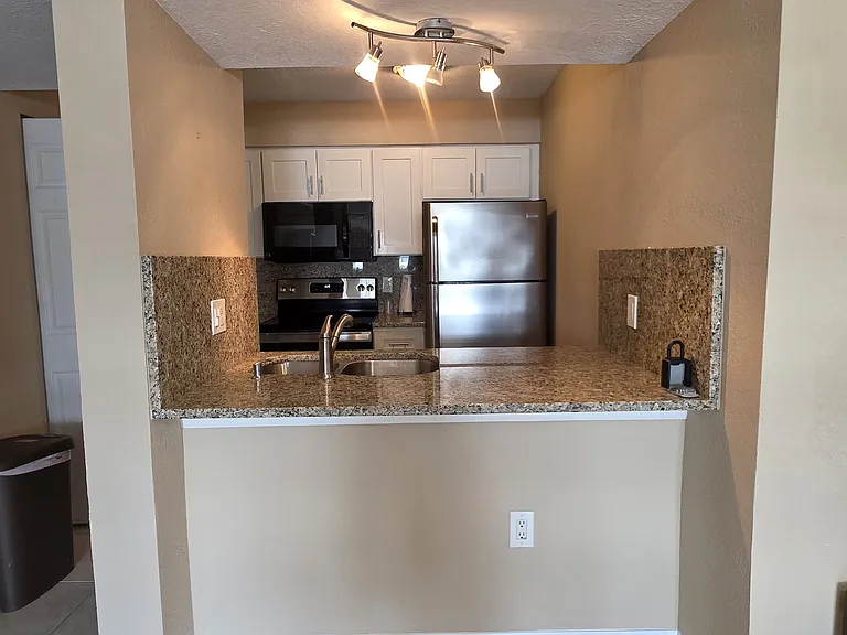 3419 Winkler Ave #509 — Photo 5