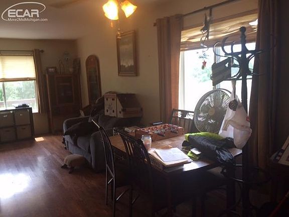 2nd image of 1155 Hendricks Dr