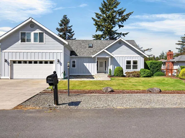208 Hurricane Ridge Dr, Sequim, WA 98382