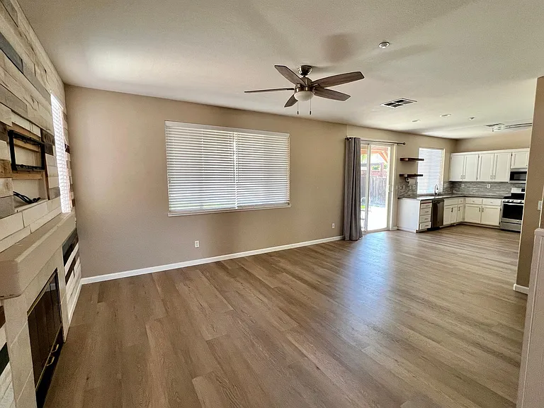 6953 Bear Creek Dr — Photo 3