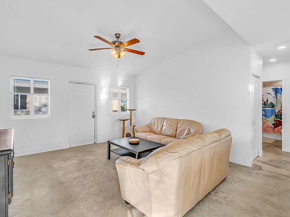 5th image of 34 Hibiscus Ln