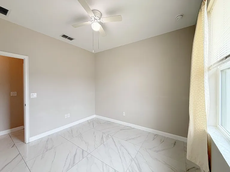 2 W Orange St #101 — Photo 27