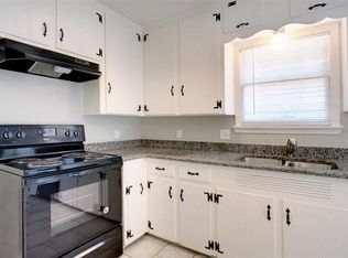 225 Bedford Ct, Bedford, TX 76022