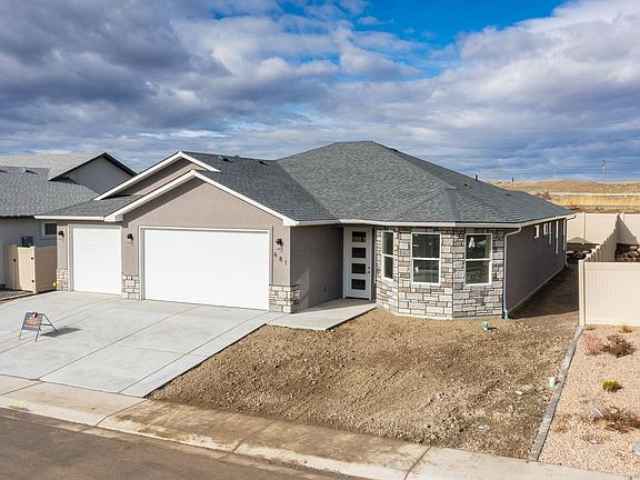 2nd image of 681 Anela Ln