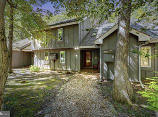 121 Down Hl, Lake Harmony, PA 18624