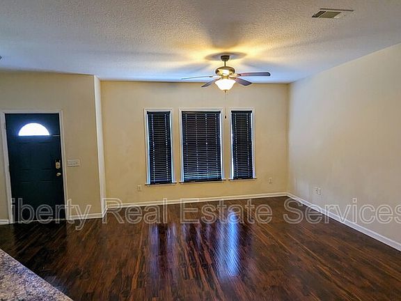 2nd image of 407 Valdez Ct