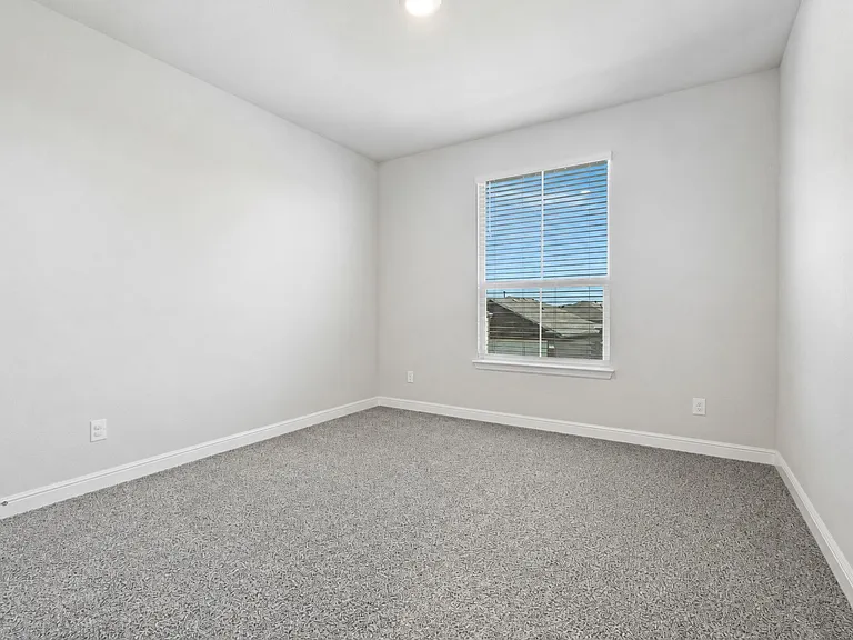 1112 Croxley Way — Photo 15