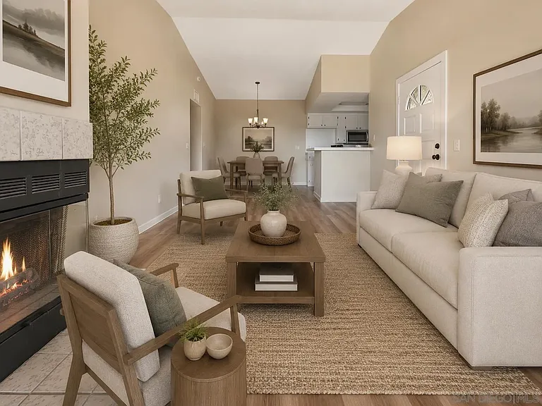 2425 Cranston Dr — Photo 1