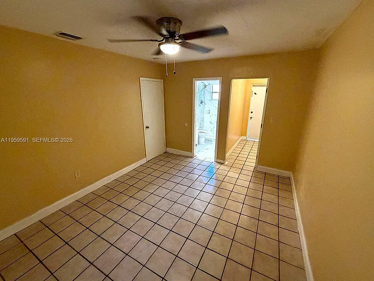 14407 NE 5th Ave #14407 — Photo 12