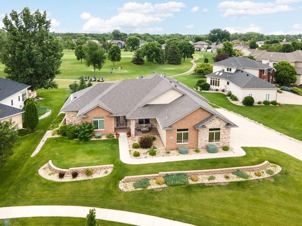 2009 Rose Creek Blvd S, Fargo, ND 58104