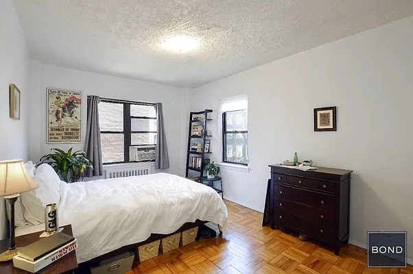 Rented by Bond New York | media 23