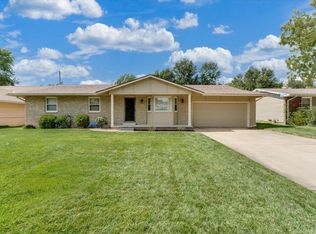 1105 N Hazelwood Ln, Wichita, KS 67212