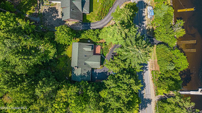 4th image of 416 E Shore Drive