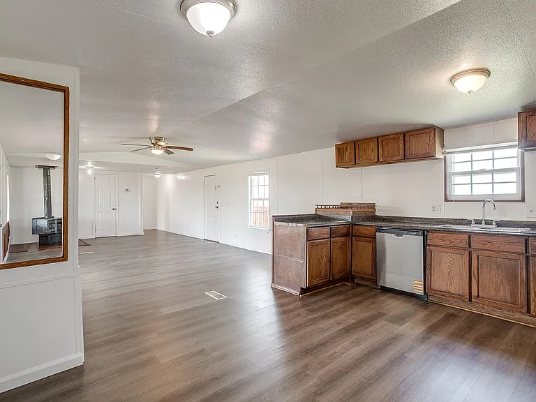4248 FM 67 — Photo 11