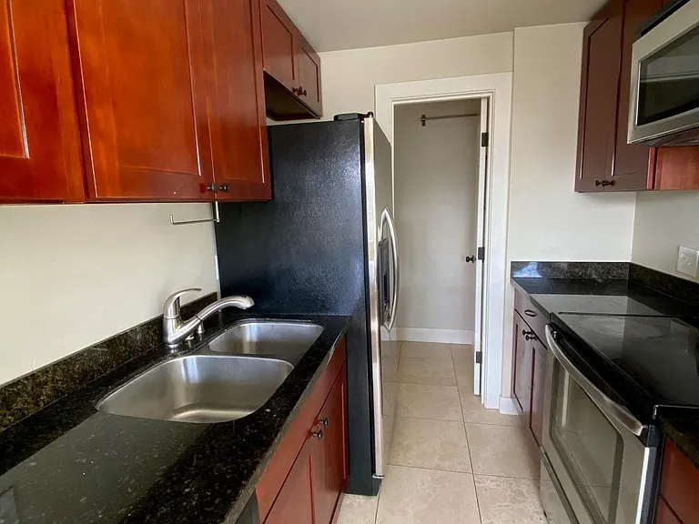 523 Prospect St — Photo 4