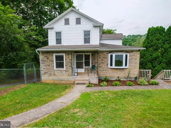 815 W Water St, Bellefonte, PA 16823