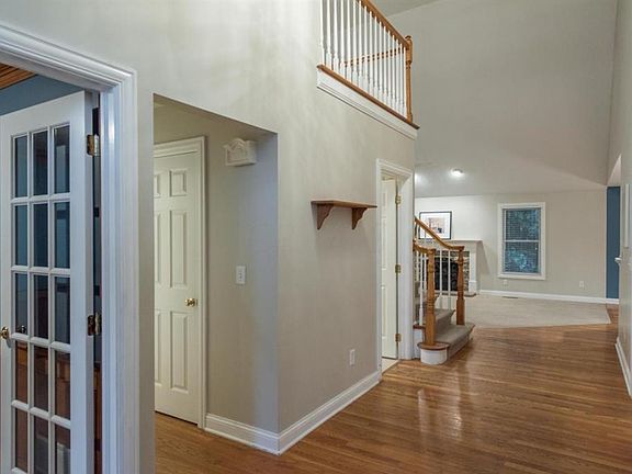 3rd image of 343 Eagle Ct