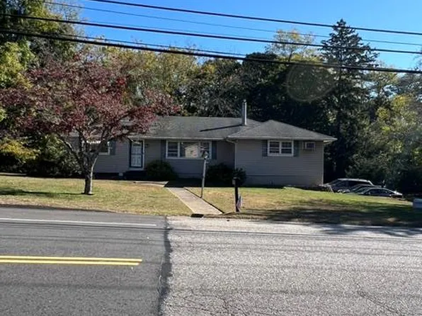 61 Hudson Avenue, Lake Grove, NY 11755