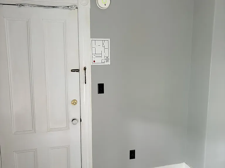 879-881 Main St — Photo 5
