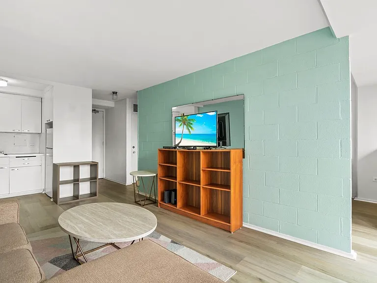 445 Kaiolu St #905-1 — Photo 3