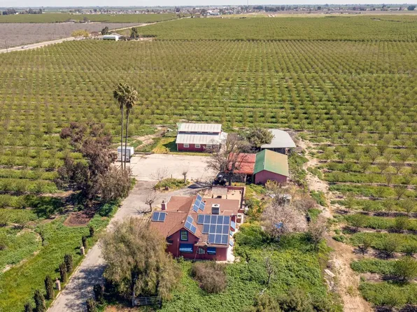21120 S Cornelia Ave, Riverdale, CA 93656