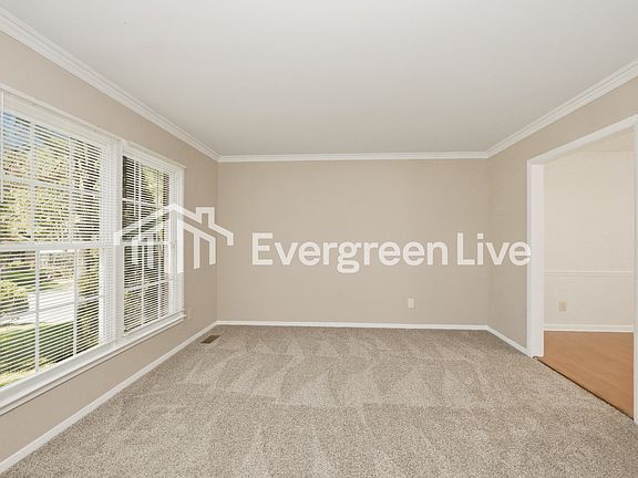 4th image of 3410 Winchester Dr