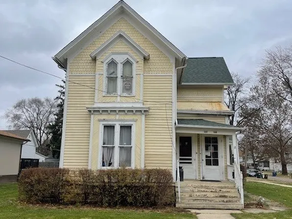 554 S 4th St, Aurora, IL 60505