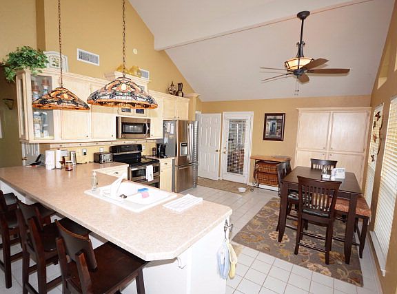 4th image of 146 Vista Dr