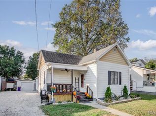 120 E Center St, Brighton, IL 62012