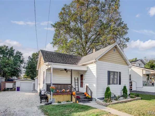 120 E Center St, Brighton, IL 62012