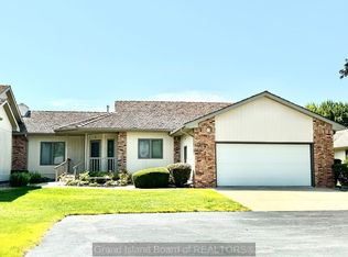 421 Stagecoach Rd, Grand Island, NE 68801