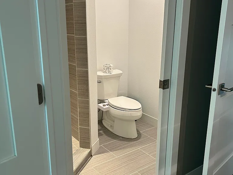 306 Regina Ave S #1 — Photo 12