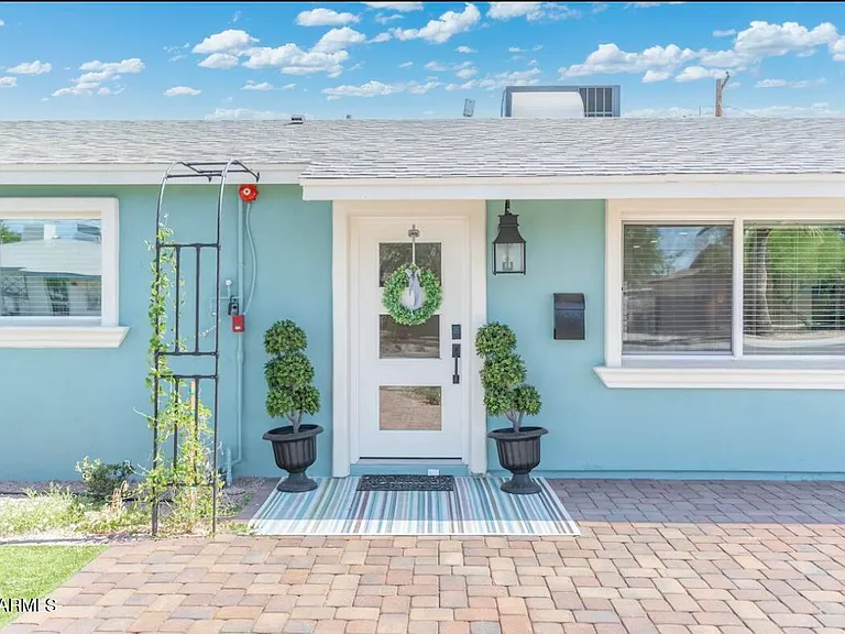 7431 E Taylor St — Photo 1