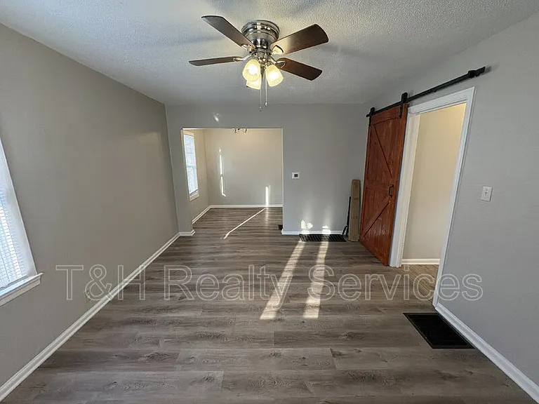 3363 Nicholas Ave — Photo 4