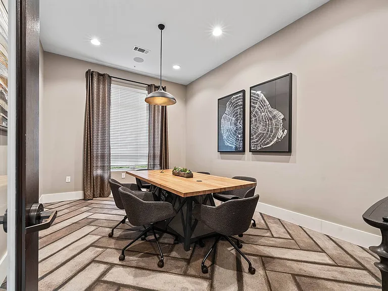 Knox at Metrocenter Apartments — Photo 11