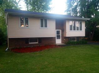 3 Lippincott Rd, Fox Lake, IL 60020