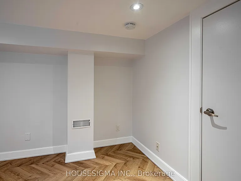 5 Ivy Ave #LOWER — Photo 16