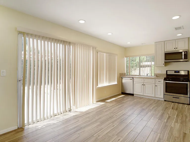 2380 Bryson Pl — Photo 4