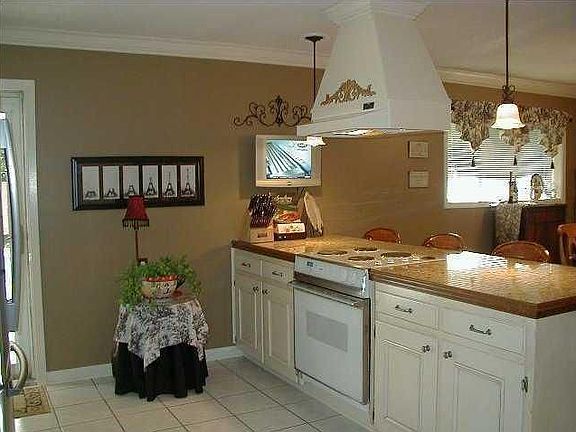 3rd image of 113 Thomas Nolan Dr