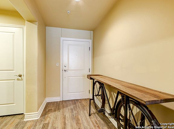 3rd image of 215 North Ctr