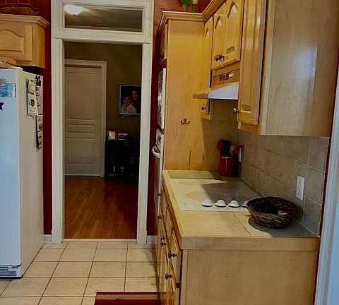 4th image of 122 Eighteen Grand Dr