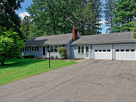 2nd image of 9 Cypress Dr