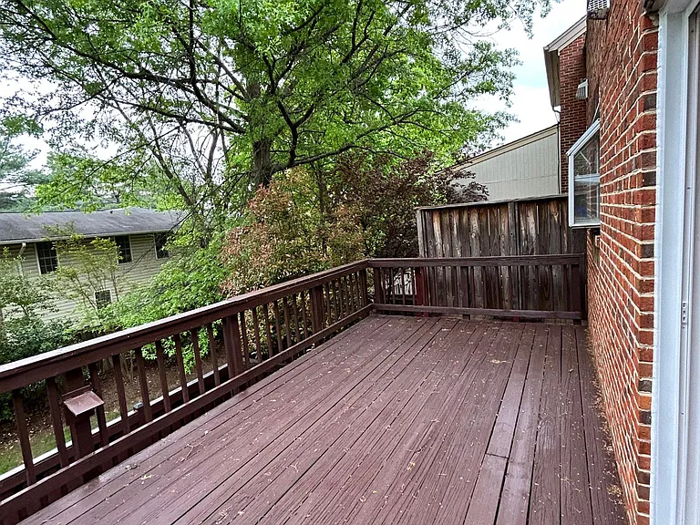 8021 Merry Oaks Ct — Photo 23