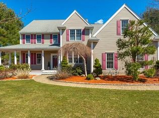 2 Alex Cir, Franklin, MA 02038