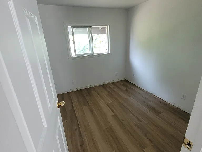 1554 Houston Ave — Photo 6