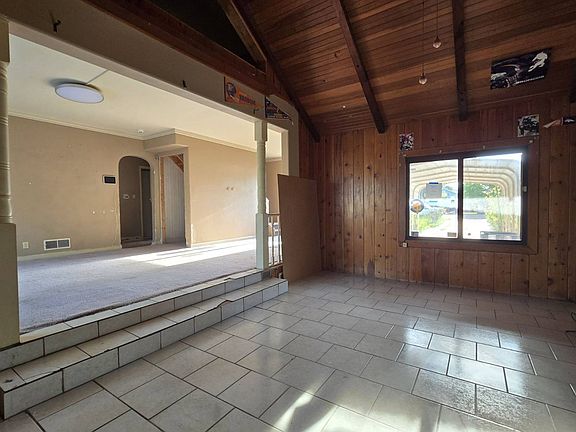 4th image of 806 Lincoln Ave