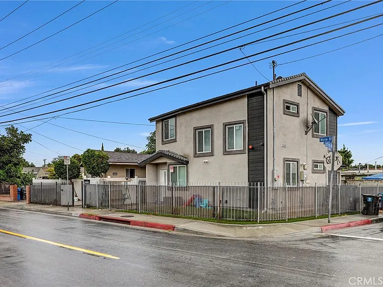 12624 S Mona Blvd — Photo 14