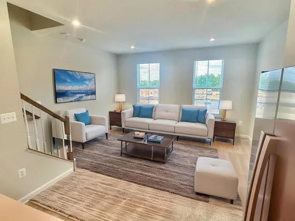 4930 Dunhaven Dr, Fredericksburg, VA 22408