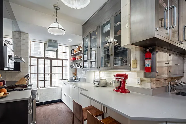 Sold by Compass | media 6