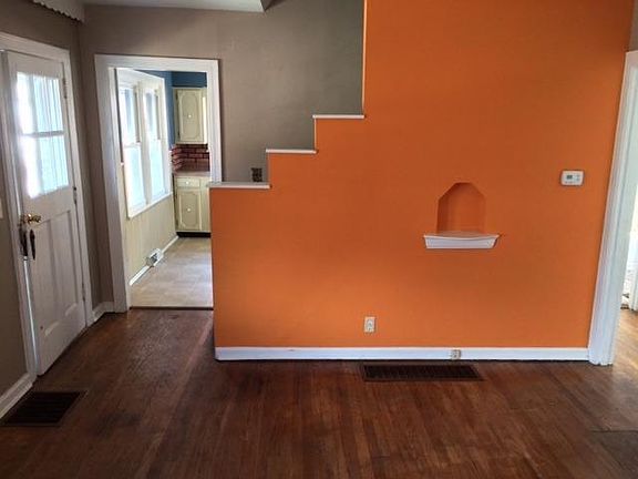 4th image of 5522 Warren Ave